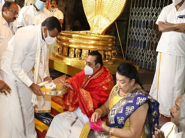 Sri Lankan Prime Minister Mahinda Rajapaksa along with his spouse Shiranthi Rajapaksa at Venkateswara Swamy shrine. (ANI)