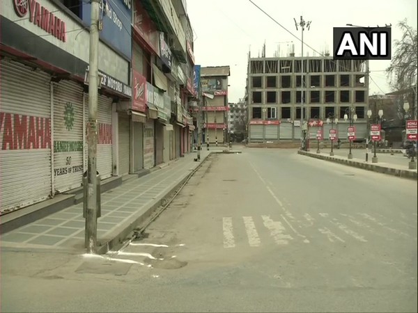Authorities shut markets in Srinagar 