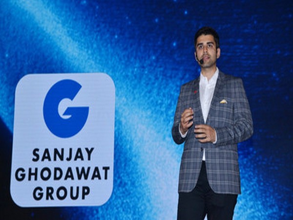 Shrenik Ghodawat at a entrepreneurship forum.