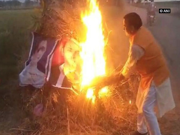 Visuals of the site where posters of Mayawati and Akhilesh were burnt.