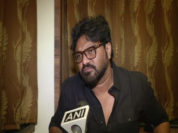 Union Minister Babul Supriyo speaking to ANI in Asansol, West Bengal. Photo/ANI