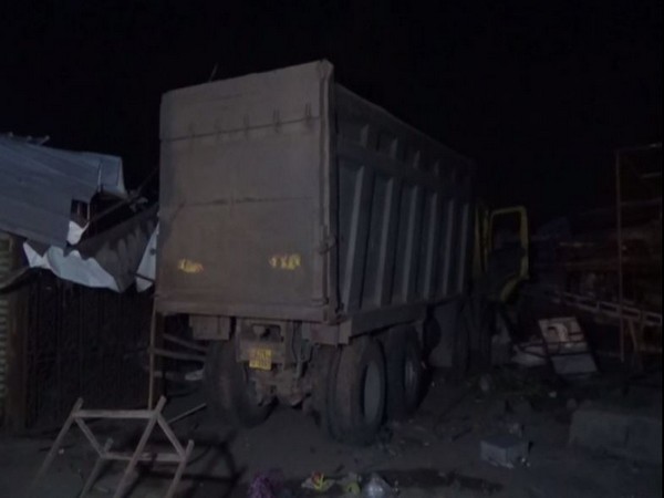 Visual of truck in Surat.