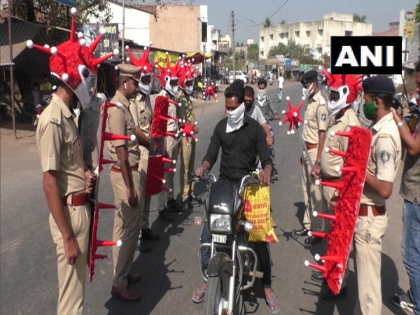 Police personnel in Surat dress up as 'coronavirus'