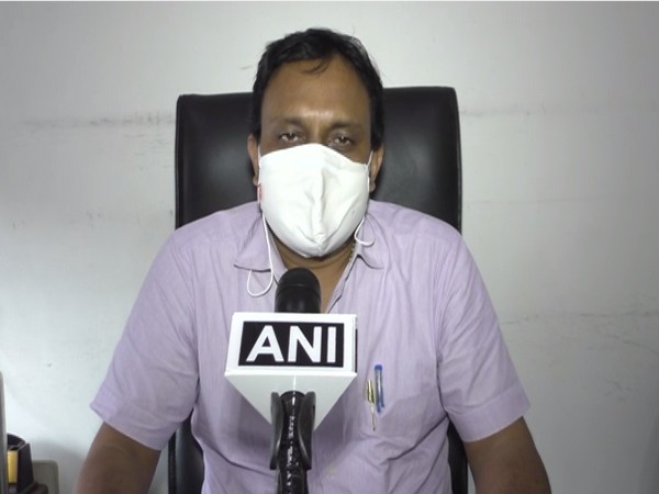 Surat Nagar Palika Sikshan Samiti Chairman Hasmukh Patel taking to ANI over the shift in  preference of schools in Surat.