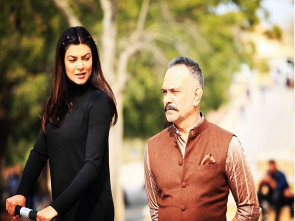 Actor Sushmita sen with co-star Manish Chaudhari (Image source: Instagram) 