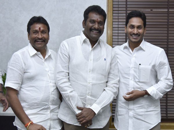 TDP MLA Maddali Giridhara Rao with Andhra Pradesh CM YS Jagan Mohan Reddy on Monday. Photo/ANI