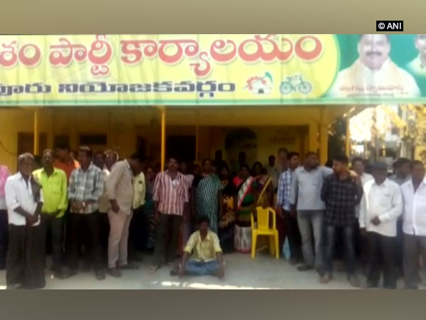 TDP party workers protest in Tiruvuru assembly constituency, Andhra Pradesh on Thursday.
