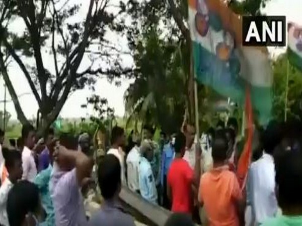 A visual of the clash between TMC and BJP workers on Sunday in Bardhaman, West Bengal. (Photo/ANI)