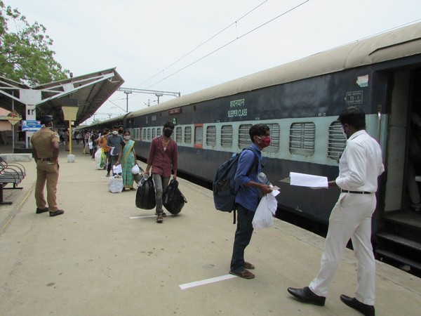 Shramik Special train with 1,389 passengers left Tamil Nadu to reach Bihar. Photo/ ANI