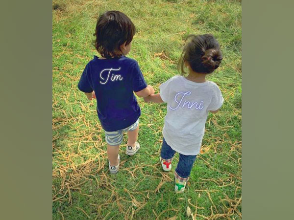 Taimur Ali Khan with Inaaya Naumi Khemmu