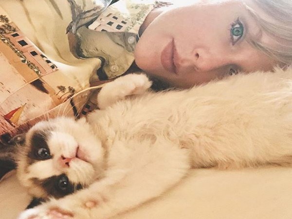 Taylor Swift with one of ther cats (Imnage courtesy: Instagram)