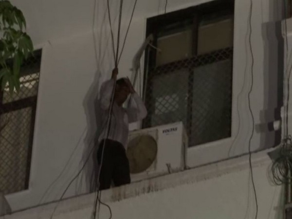    Teacher threatens suicide, demands GR for unaided schools in Maharashtra. Photo/ANI