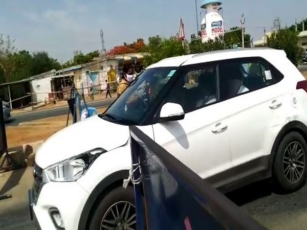 Vehicles from Telangana are being stopped at Garikapadu checkpost. Photo/ANI