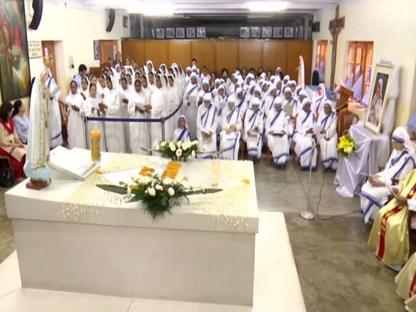 Peace prayers being offered at the Missionaries of Charity in Kolkata on Monday. Photo/ANI