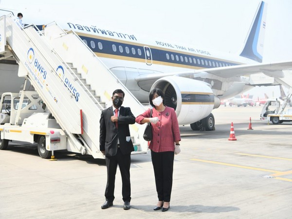 15 oxygen concentrator sent by Thailand (Photo/Credit: Twitter/ @MEAIndia)