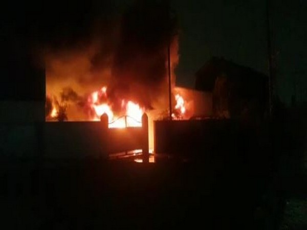 A fire broke out in Morivali Industrial Area in Thane on Saturday. Photo/ANI