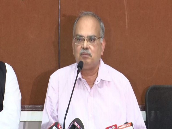 Suspended MD of PMC Bank, Joy Thomas at a press conference in Mumbai on Friday. Photo/ANI