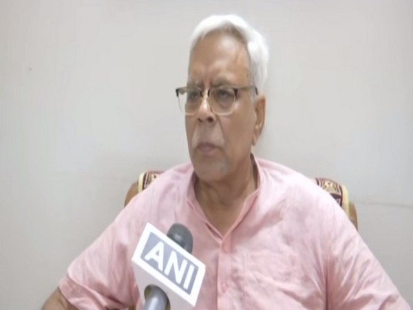 Rashtriya Janata Dal (RJD) leader Shivanand Tiwari talking to ANI on Wednesday. Photo/ANI