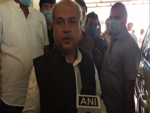 Union Minister Narendra Singh Tomar speaking to ANI in Gwalior. [Photo/ANI]