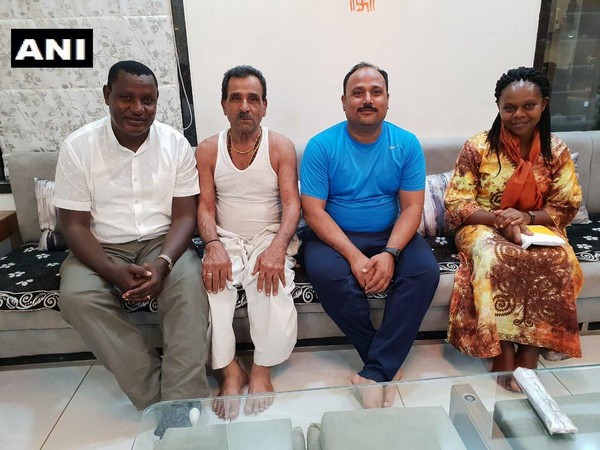 Kenyan MP Richard Nyagaka Tongi and his wife Michelle with the Gawli family in Aurangabad.