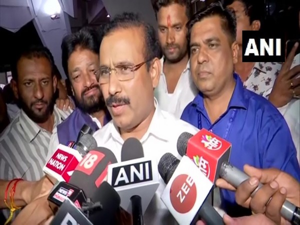 Maharashtra Health Minister Rajesh Tope