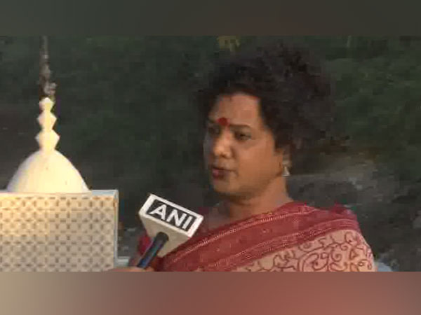 Members of All Odisha Kinner Mahasangh