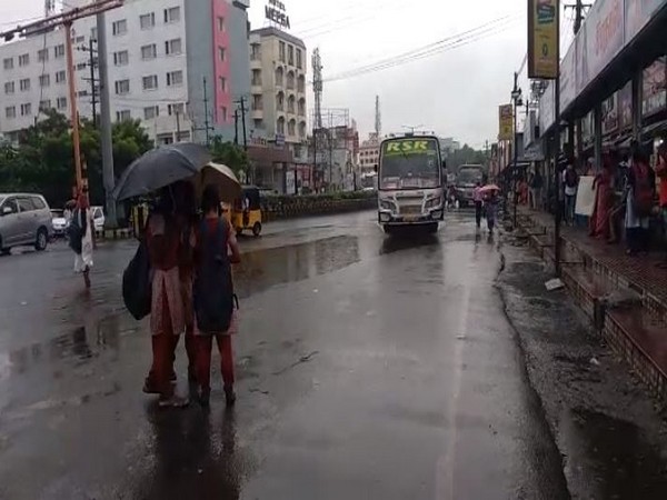 Trichy receives fresh rainfall in the morning on Friday [Photo/ANI]