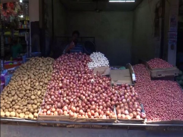 Onion prices shoot up in Thiruvananthapuram. Photo/ANI