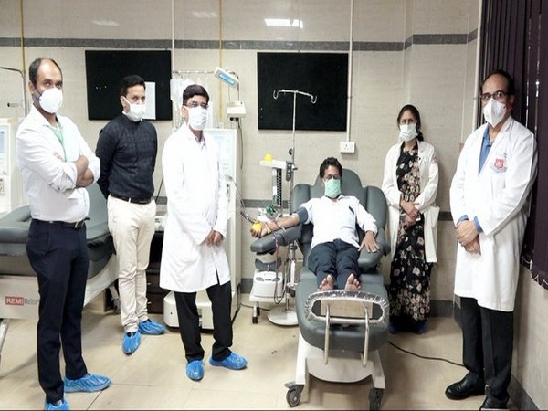 Doctor Tauseef Khan donates blood plasma in Lucknow on Saturday. Photo/ANI