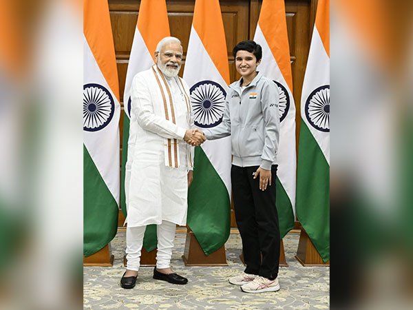 India badminton player Unnati Hooda with Prime Minister Narendra Modi. (Image: SAI Media)