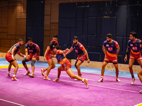 UP Yoddha team practicing ahead of Jaipur match (Image: Pro Kabaddi League)