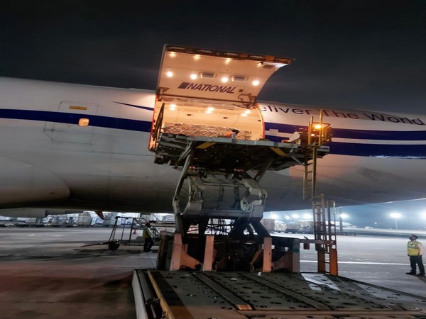 US aid consisting of 1000 oxygen cylinders, regulators, other medical equipment reaches India (Twitter/Arindam Bagchi)