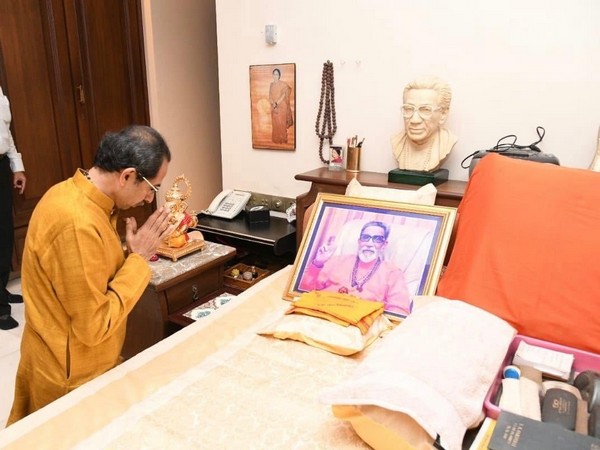 Uddhav Thackeray pays tribute to Balasaheb Thackeray