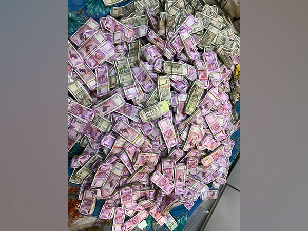 Cash seized from Arpita Mukherjee's second home. (ANI/photo)