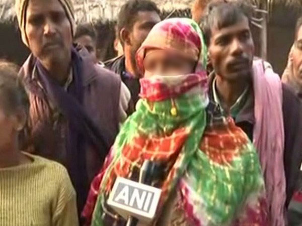 We demand that Yogi sir should visit us, said Unnao rape victim's sister. Photo/ANI