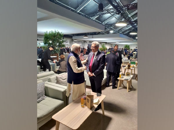 Prime Minister Narendra Modi with Sri Lankan President Gotabaya Rajapaksha in Glasgow