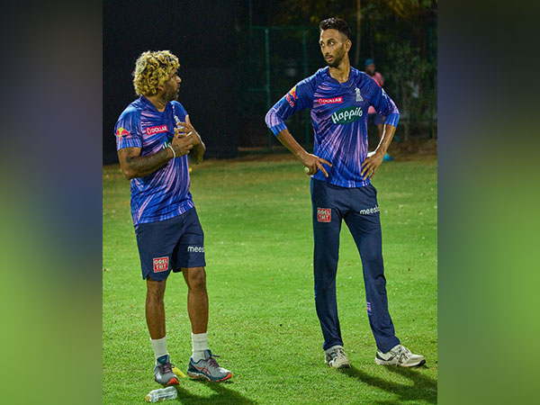 Lasith Malinga working with pacer Prasidh Krishna in net session (Image: RR Media)