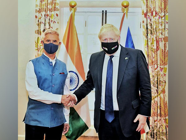 External Affairs Minister S Jaishankar meets British Prime Minister Boris Johnson (Photo Credit: Twitter)