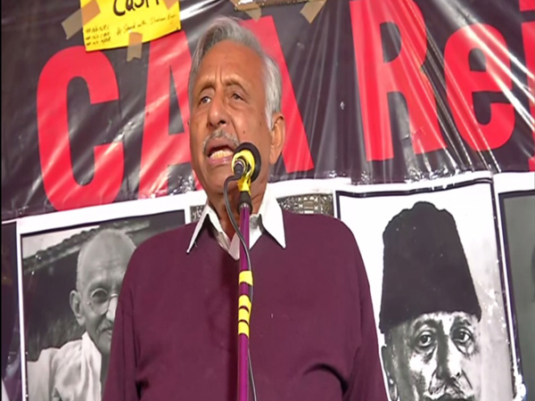 Congress leader Mani Shankar Aiyar at Shaheen Bagh