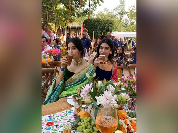 Janhvi and Khushi Kapoor (Image courtesy: Instagram)