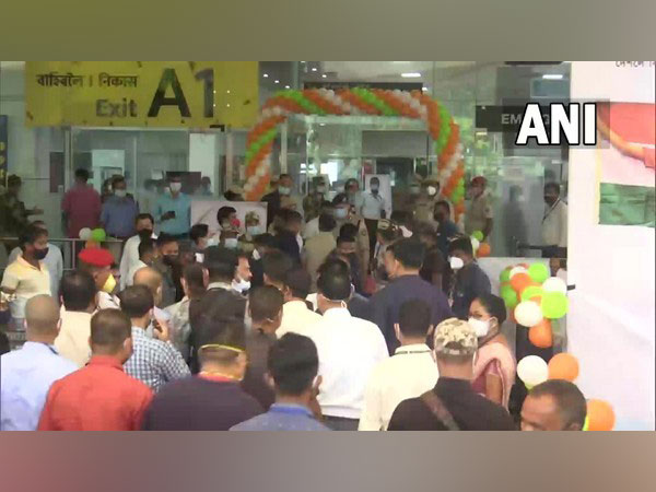 Bronze medalist Boxer Lovlina Borgohain received grand welcome at Guwahati airport on Thursday. 