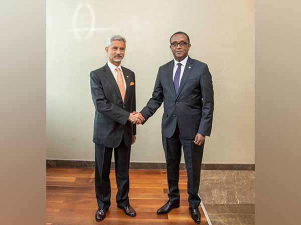 EAM S Jaishankar meets Rwanda Foreign Minister (Image Credit: Twitter/@DrSJaishankar)