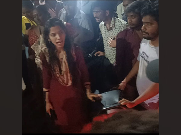 Relatives of the man killed in Hyderabad (Photo:ANI)