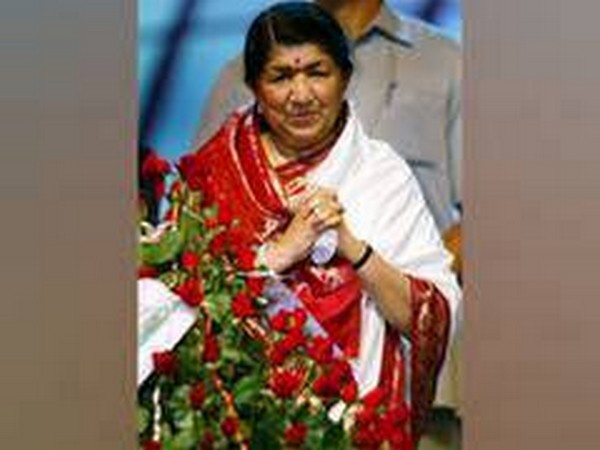 Singer Lata Mangeshkar (file)