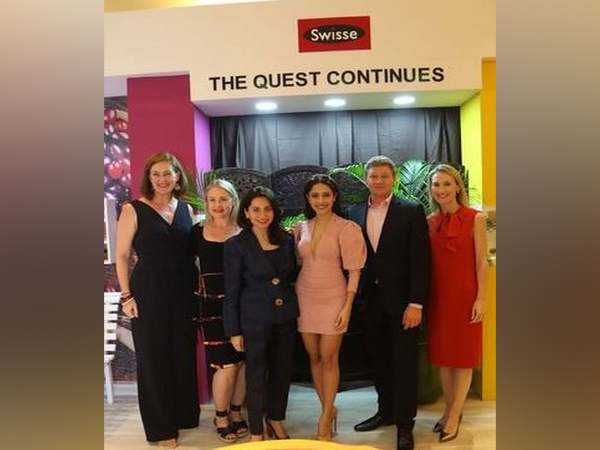 L-R: Michelle Wade, Emily Mcburnie, Gonul Serbest, Nushrat Bharucha, Nick Mann, Emily Dunn