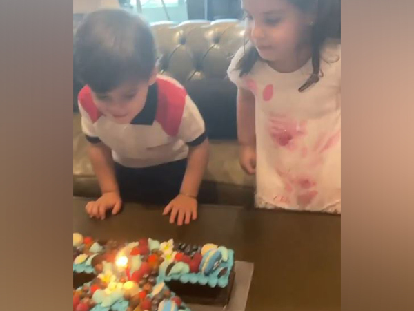 Yash and Roohi Johar (Image courtesy: Instagram)