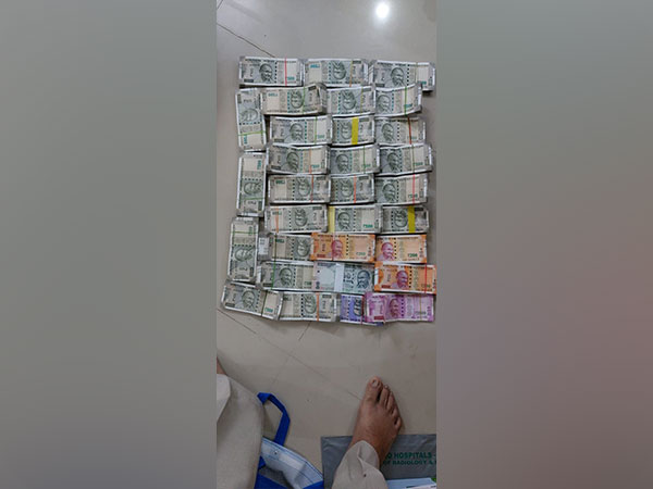 Visual of cash seized by Odisha Vigilance Directorate (Photo/Twitter)