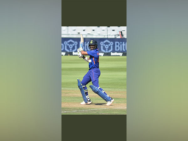 Shikhar Dhawan in action against SA in Cape Town ODI (Image: BCCI Twitter)