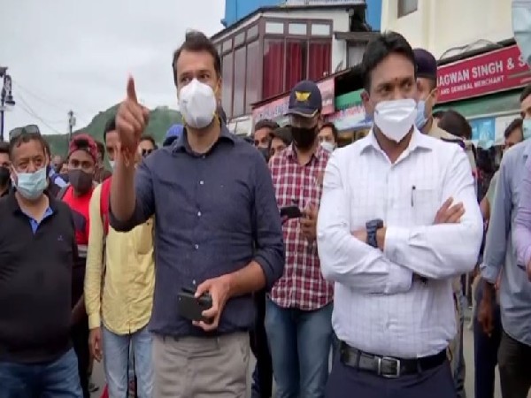 Dehradun District Magistrate Dr R Rajesh Kumar (right), SSP Dehradun Janmejay Khanduri visiting Mussoorie Mall Road on Saturday (photo/ANI)