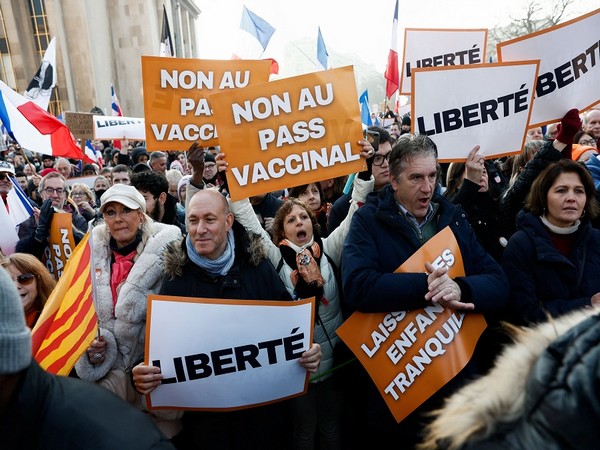 Protest against COVID-19 vaccine pass in Paris. (Photo Credit: Reuters)